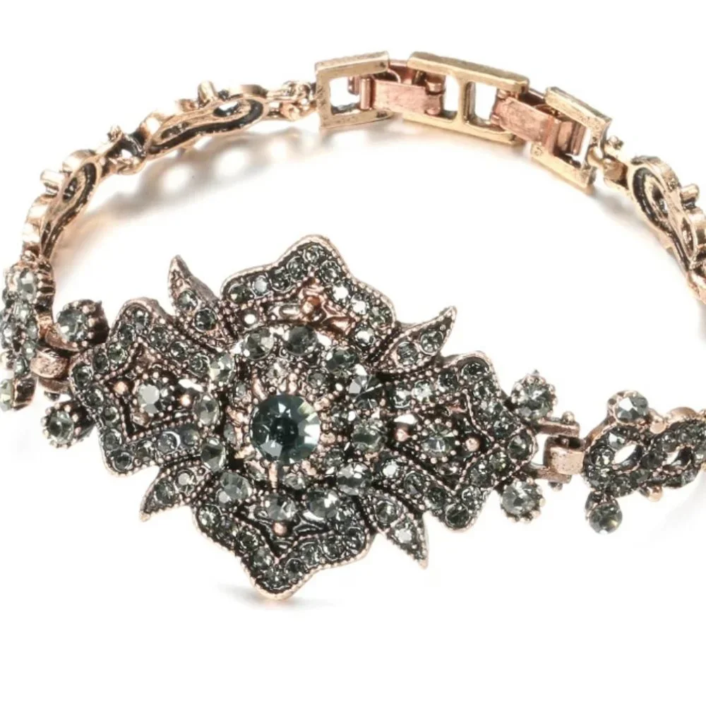 Gold Vintage Style Rhinestone Bracelet_4